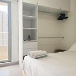 Apartamento con 3 Cuartos, 2 baños, AC y Vista al Mar