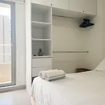 Apartamento con 3 Cuartos, 2 baños, AC y Vista al Mar