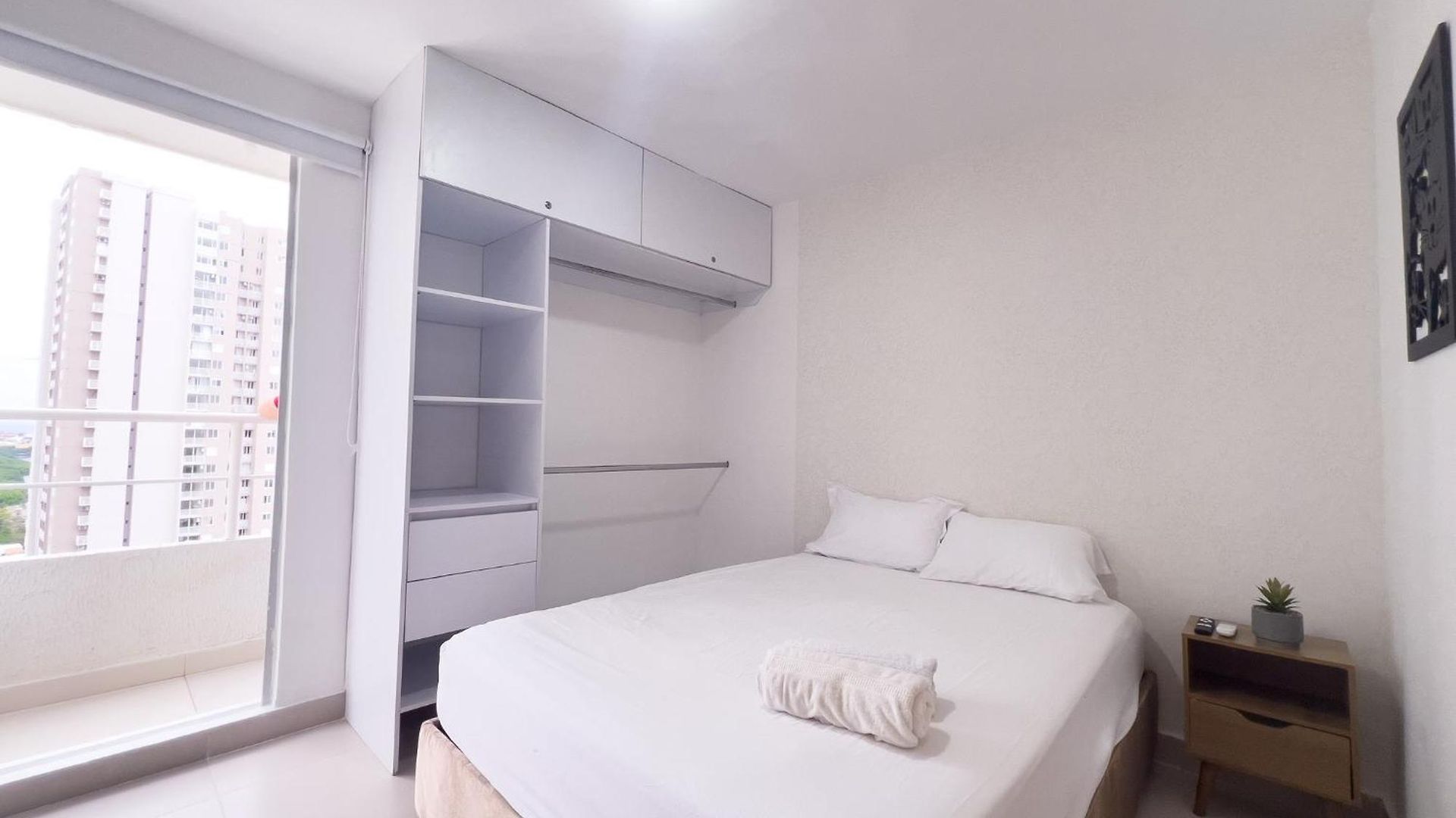 Con 3 Cuartos, 2 Baños, Ac Y Vista Al Mar Apartamento