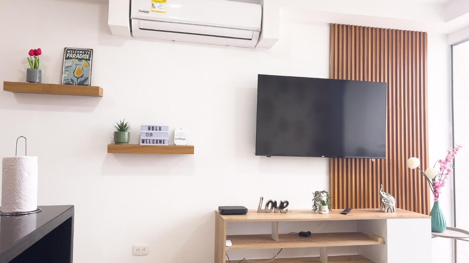 Con 3 Cuartos, 2 Baños, Ac Y Vista Al Mar Apartamento