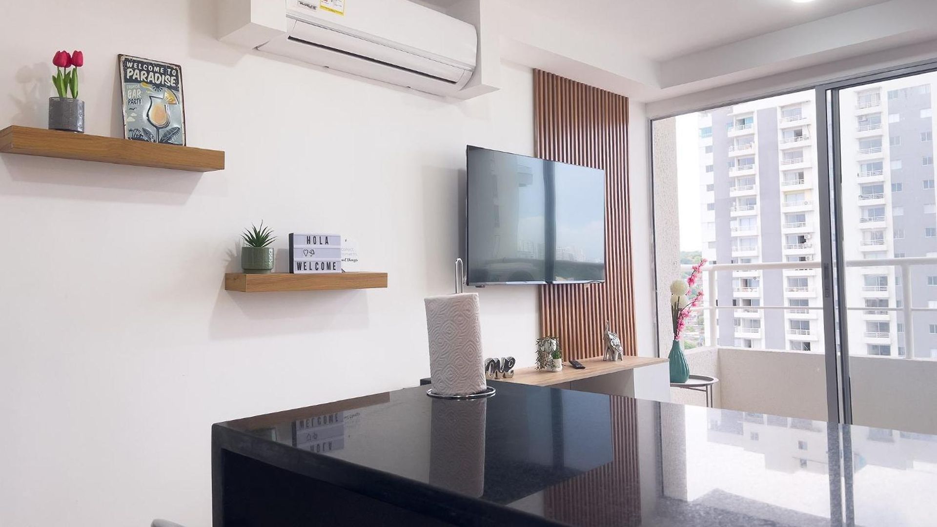 Apartamento Con 3 Cuartos, 2 Baños, Ac Y Vista Al Mar Cartagena