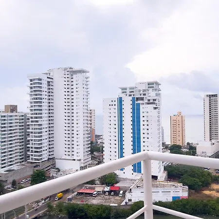 Apartamento Con 3 Cuartos, 2 Baños, Ac Y Vista Al Mar Cartagena