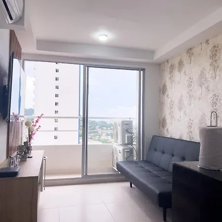 Con 3 Cuartos, 2 Baños, Ac Y Vista Al Mar * Cartagena