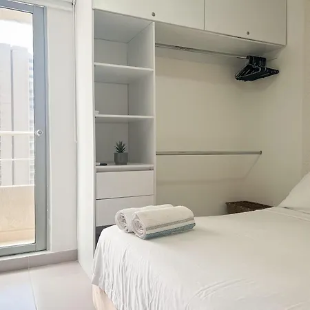 Con 3 Cuartos, 2 Baños, Ac Y Vista Al Mar Apartamento *