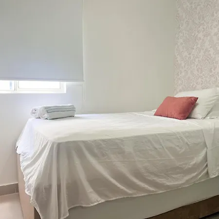Apartamento Con 3 Cuartos, 2 Baños, Ac Y Vista Al Mar Cartagena